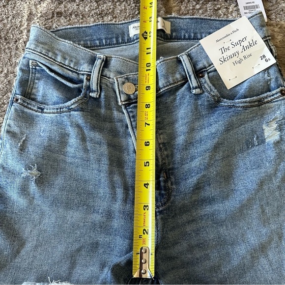 NWT Abercrombie & Fitch The Super Skinny Ankle High Rise Jeans Raw Hem 28S - Picture 7 of 10